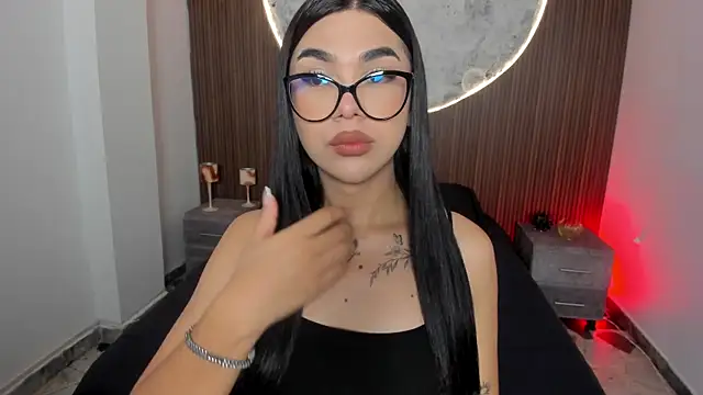 Snapshot of RoseCassie chatting on April 1, 2026, 1:41 pm RoseCassie online show from April 1, 2026, 1:41 pm