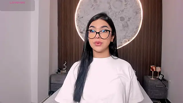 Snapshot of RoseCassie chatting on April 10, 2026, 1:27 pm RoseCassie online show from April 10, 2026, 1:27 pm