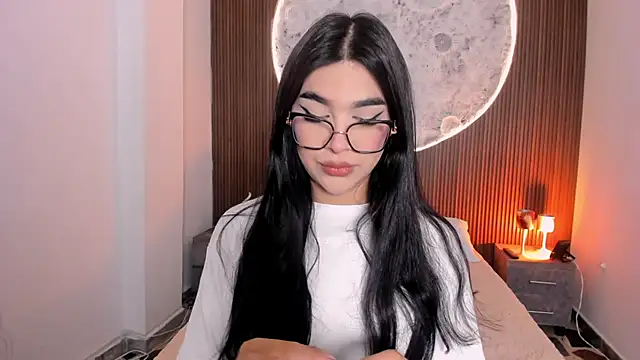 Snapshot of RoseCassie chatting on April 28, 2026, 1:05 pm RoseCassie online show from April 28, 2026, 1:05 pm
