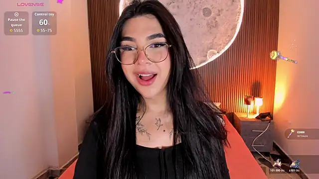 Snapshot of RoseCassie chatting on May 7, 2026, 1:38 pm RoseCassie online show from May 7, 2026, 1:38 pm