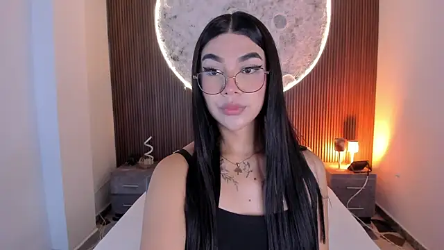 Snapshot of RoseCassie chatting on May 8, 2026, 1:05 pm RoseCassie online show from May 8, 2026, 1:05 pm