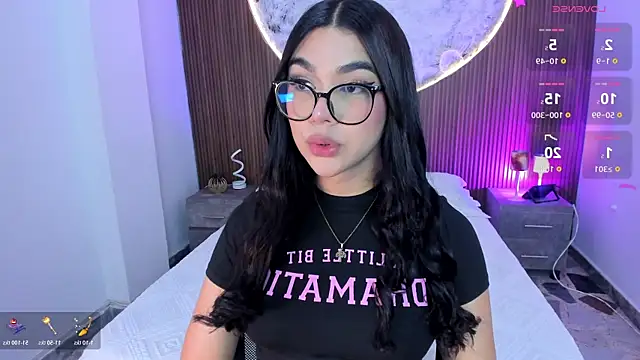 Snapshot of RoseCassie chatting on May 19, 2026, 12:44 pm RoseCassie online show from May 19, 2026, 12:44 pm