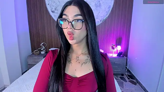 Snapshot of RoseCassie chatting on May 20, 2026, 1:06 pm RoseCassie online show from May 20, 2026, 1:06 pm