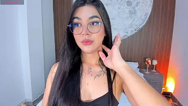 Snapshot of RoseCassie chatting on May 23, 2026, 12:53 pm RoseCassie online show from May 23, 2026, 12:53 pm