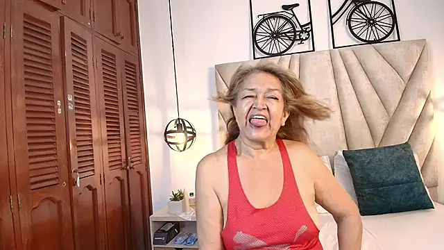 Valentinadiazz1 online show from February 27, 2025, 7:26 pm