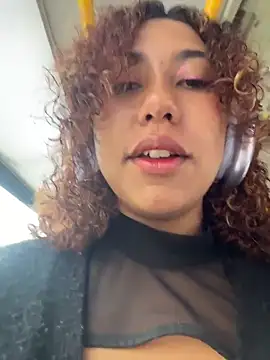 lauraltt online show from November 15, 2025, 6:37 pm