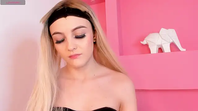 KendalPrince online show from October 12, 2025, 6:23 am