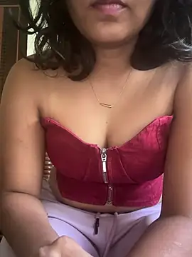 priyadevi17 online show from December 18, 2024, 9:58 am