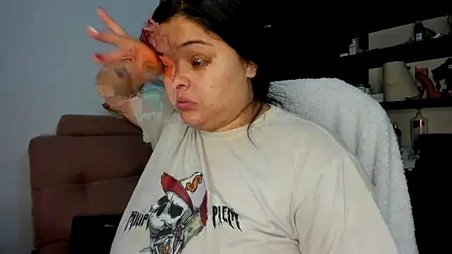 lizzie c online show from December 19, 2025, 7:37 am