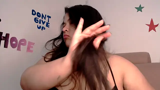 lizzie c online show from February 5, 2026, 5:23 am