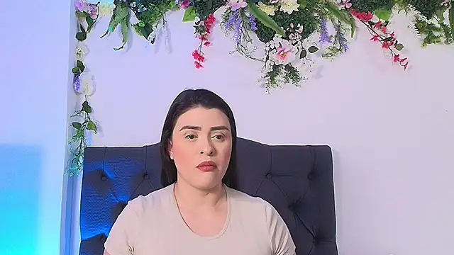 AnikaRomanoff online show from March 18, 2025, 12:14 pm