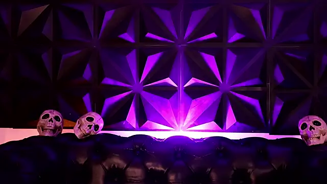 AnikaRomanoff online show from October 21, 2025, 4:02 am