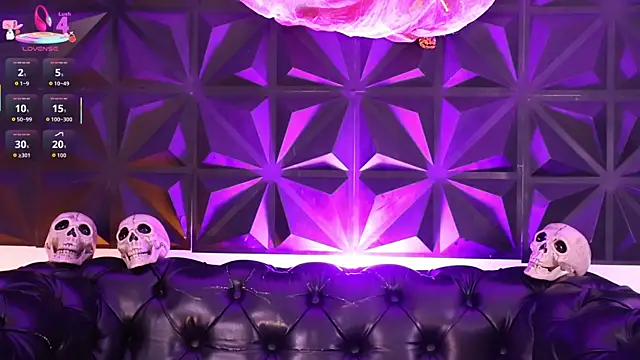 AnikaRomanoff online show from October 24, 2025, 4:09 am