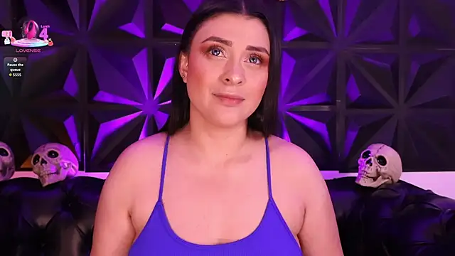 AnikaRomanoff online show from October 28, 2025, 3:43 am