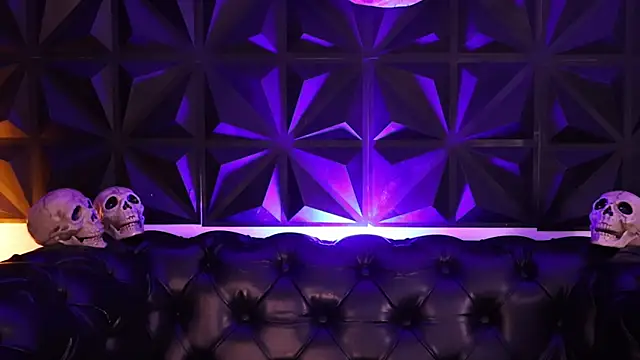 AnikaRomanoff online show from October 29, 2025, 3:42 am