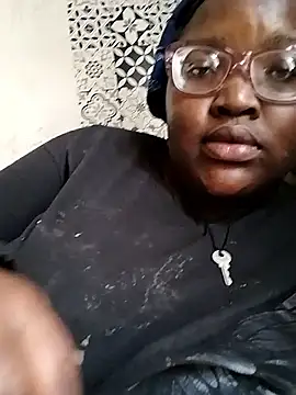 Snapshot of Damm_Bobbies chatting on October 21, 2025, 12:17 pm Damm Bobbies online show from October 21, 2025, 12:17 pm