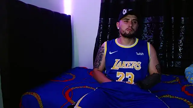 miia-liiam online show from January 8, 2026, 5:43 am