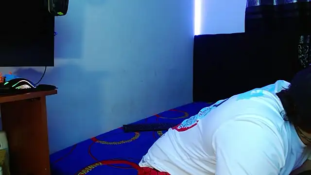 miia-liiam online show from January 11, 2026, 6:51 am