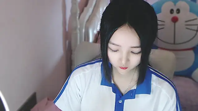 xiao-xiao-D online show from February 19, 2025, 4:44 am
