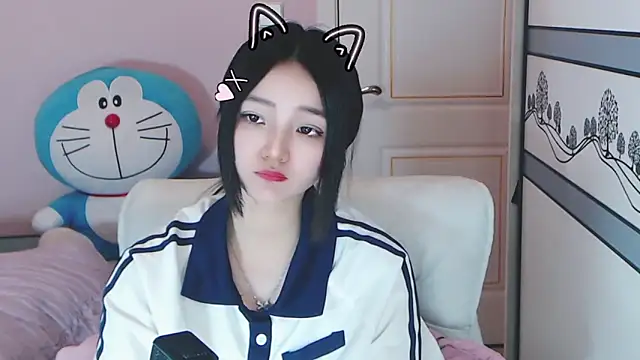 xiao-xiao-D online show from February 24, 2025, 2:26 pm