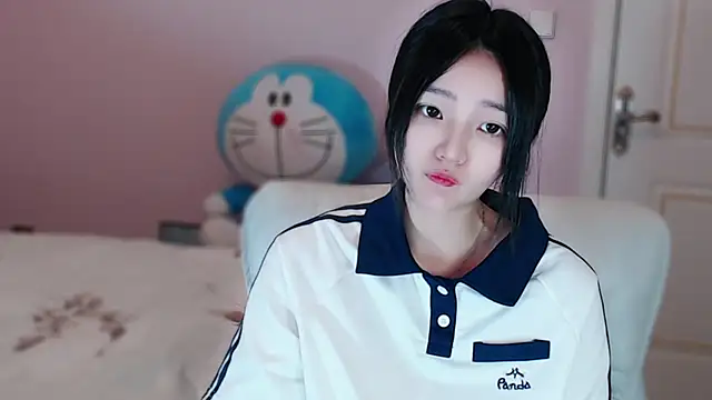 xiao-xiao-D online show from March 7, 2025, 2:12 pm