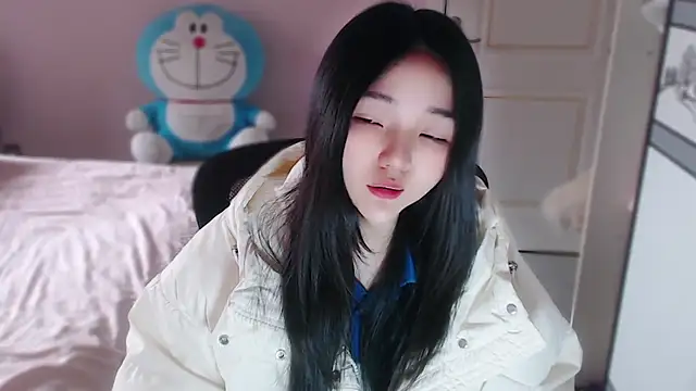 xiao-xiao-D online show from December 4, 2025, 5:39 am