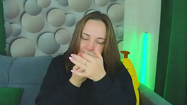 Cute smile sharon online show from March 15, 2025, 6:14 am