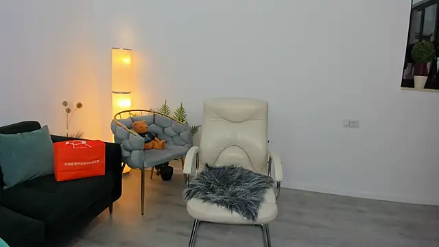 Snapshot of Aileen_Stone chatting on October 30, 2025, 3:46 pm Aileen Stone online show from October 30, 2025, 3:46 pm