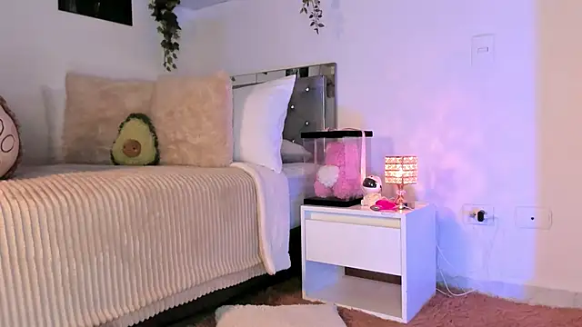 Snapshot of Alissonroses chatting on September 22, 2025, 10:01 pm Alissonroses online show from September 22, 2025, 10:01 pm