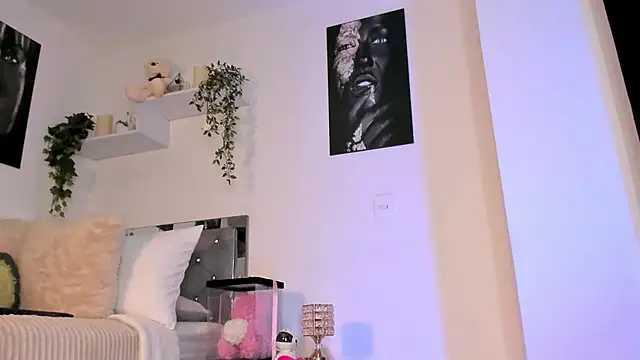 Snapshot of Alissonroses chatting on October 1, 2025, 11:00 pm Alissonroses online show from October 1, 2025, 11:00 pm