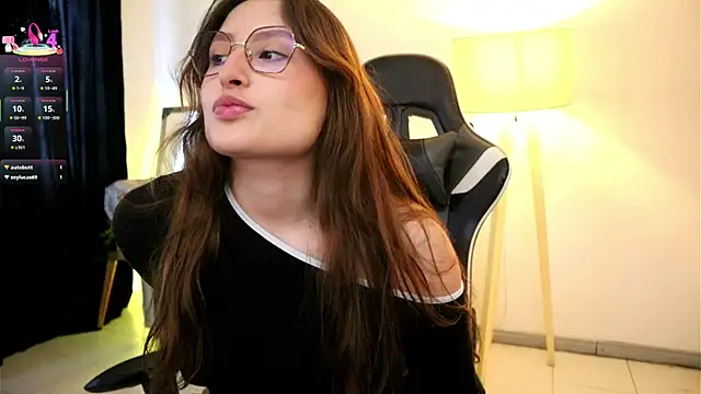 Daisha Riley online show from October 7, 2025, 3:53 pm