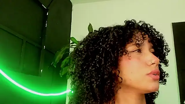 Snapshot of CintiaWalker chatting on April 8, 2026, 1:00 pm CintiaWalker online show from April 8, 2026, 1:00 pm