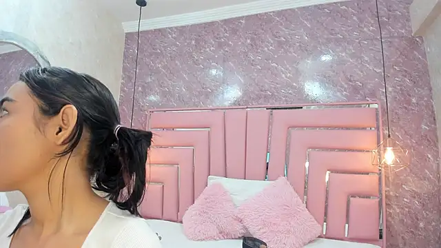 SEXY HOTTIE   online show from January 25, 2025, 12:16 pm