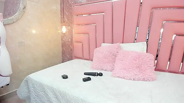 SEXY HOTTIE   online show from January 26, 2025, 6:48 pm