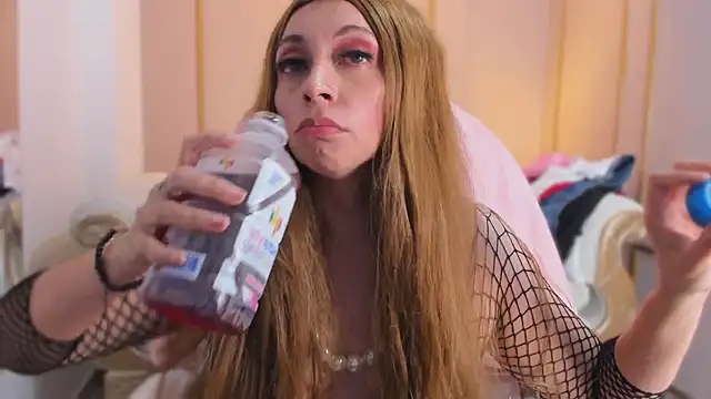 PerlaPreciosa online show from February 15, 2026, 7:51 am