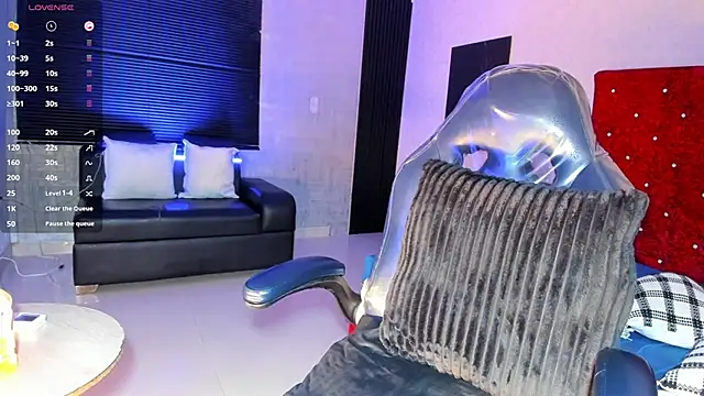 JhonyMiller  online show from April 5, 2026, 8:50 pm