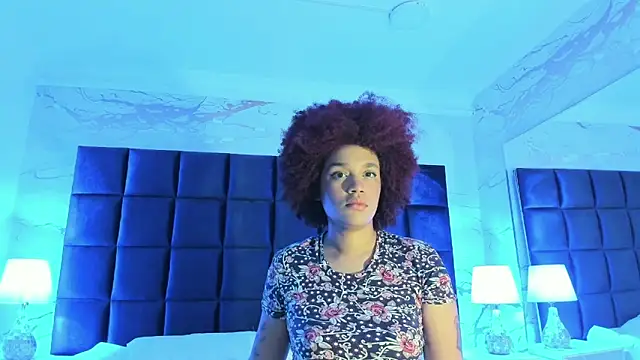 loladupont online show from February 25, 2026, 3:05 am