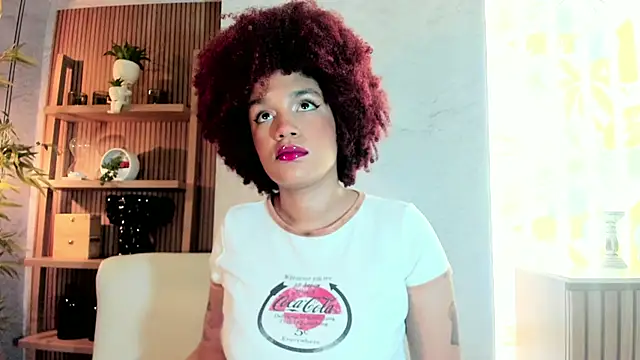 Snapshot of loladupont chatting on June 24, 2026, 3:05 am loladupont online show from June 24, 2026, 3:05 am