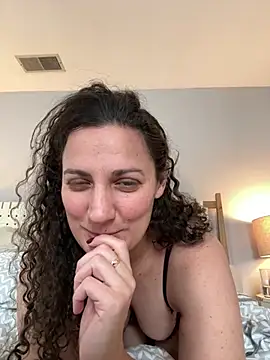 Snapshot of snarley33 chatting on February 11, 2026, 6:02 pm snarley33 online show from February 11, 2026, 6:02 pm