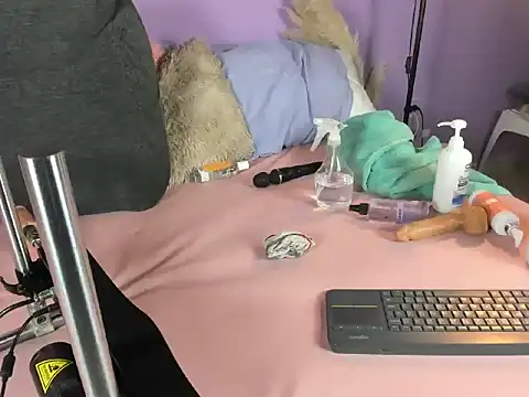 Little lili19 online show from April 5, 2026, 8:39 pm