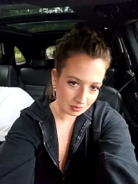 stunnaagirll online show from September 15, 2025, 1:05 am