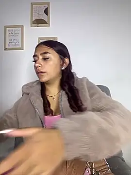 michell boobs  online show from December 22, 2024, 12:49 pm