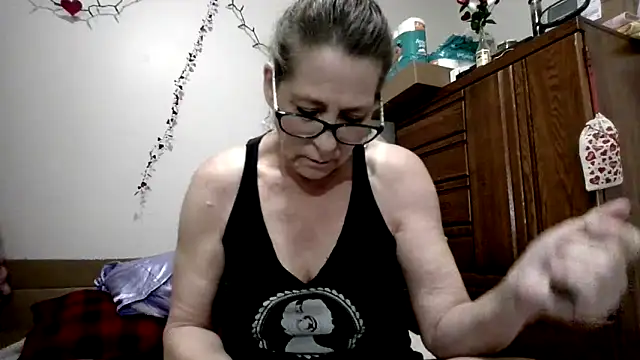 Snapshot of Keywest_Kate chatting on May 17, 2026, 11:45 pm Keywest Kate online show from May 17, 2026, 11:45 pm