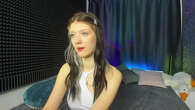 Snapshot of Lina_Vi chatting on February 2, 2025, 2:48 am Lina Vi online show from February 2, 2025, 2:48 am