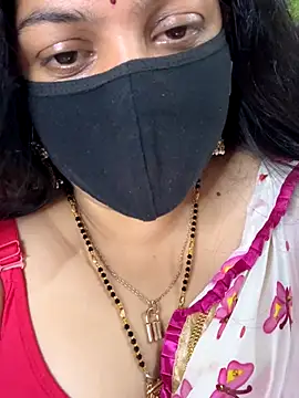 FlatVincy4 online show from October 6, 2025, 3:42 pm