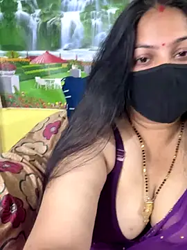 FlatVincy4 online show from October 11, 2025, 5:44 pm