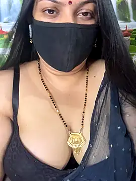 FlatVincy4 online show from October 22, 2025, 4:29 pm