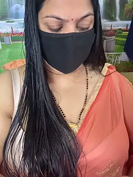 FlatVincy4 online show from November 2, 2025, 4:37 am