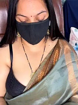 FlatVincy4 online show from November 24, 2025, 3:34 pm