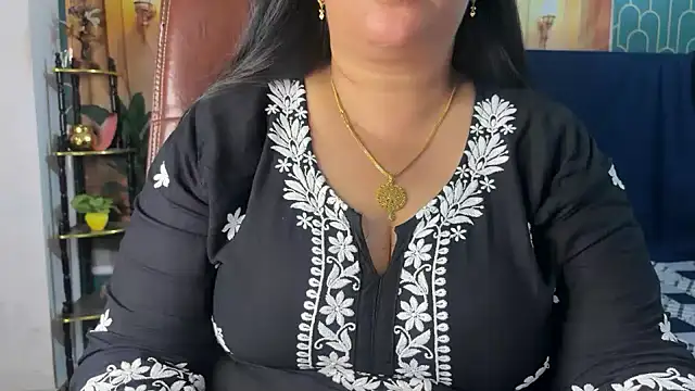 Snapshot of FlatVincy4 chatting on April 14, 2026, 4:24 pm FlatVincy4 online show from April 14, 2026, 4:24 pm